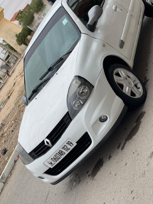 voitures-renault-clio-campus-2012-el-eulma-setif-algerie