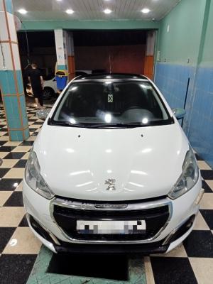 citadine-peugeot-208-2015-allure-facelift-khenchela-algerie