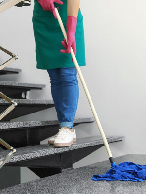 نبحث عن عاملة نظافة - ِCherche femme de ménage