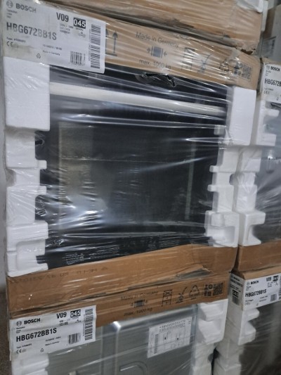 FOUR BOSCH ENCASTRABLE SÉRIE 8 ÉLECTRIQUE VENTILÉ 71L PYROLYSE 8 PROGRAMME HBG672BB1S