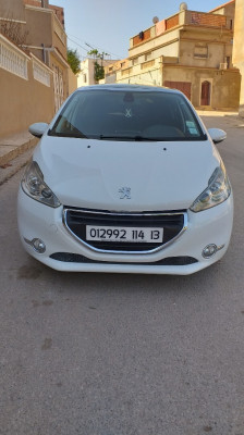 voitures-peugeot-208-2014-allure-remchi-tlemcen-algerie