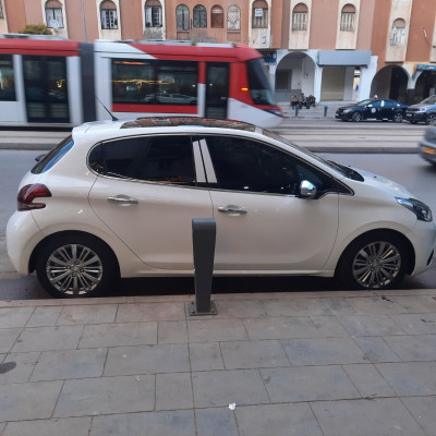 voitures-peugeot-208-2019-allure-facelift-setif-algerie