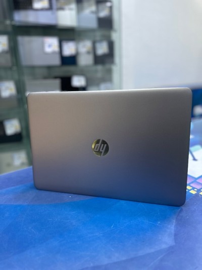 HP ELITEBOOK 850 G6 CORE : INTEL I5 _ 06 eme DISC :  256 GB  (SSD)  RAM : 08 GB