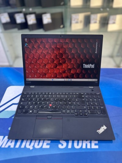 THINKPAD P15s  CORE : INTEL i5 - 1145G7 DISC : 512 GB  (SSD)  RAM : 16 GB  NVIDIA T500 4GB