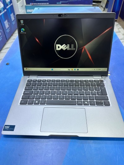 DELL LATITUDE 5350 CORE : ULTRA 5 135U DISC : 512 GB  (SSD)  RAM : 16 GB