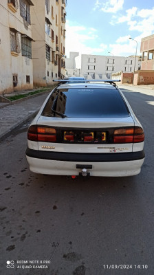 voitures-renault-laguna-1-2000-constantine-algerie