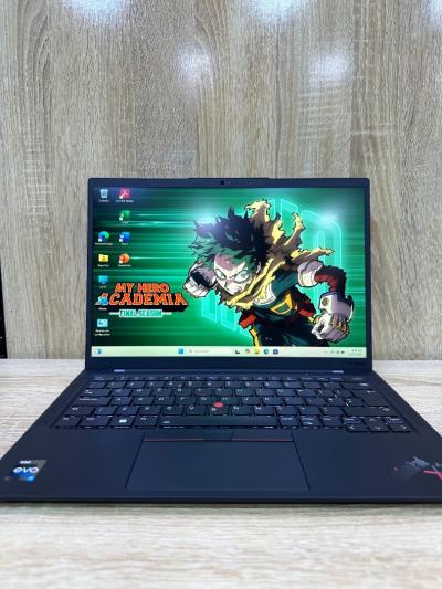 ThinkPad X1 Carbon Gen11 i5-1335U / 16GB RAM / 256GB SSD