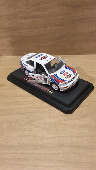 Voiture miniature Burago, Ford Escort RS COSWORTH RALLY 1994 Martini, 1:24