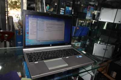 HP EliteBook 8570p  I7 3TH 8GO 256 