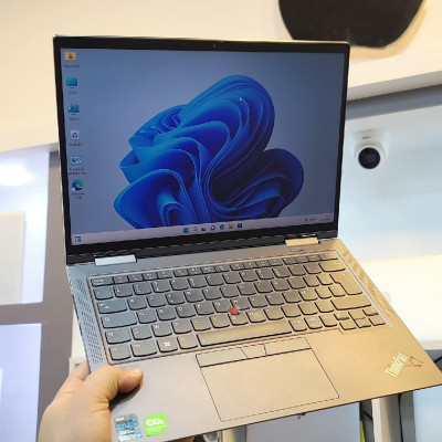 ThinkPad x1 Yoga 14" i5 ( 11 eme ) . 16GB Ram . 256GB ssd . Tactile x360 