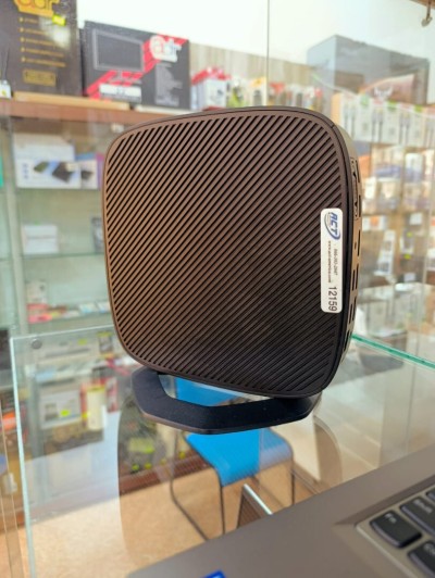 UNITE HP t640 THIN CLIENT AMD R1505G  8G 128G SSD AMD Radeon Vega 3 Graphics