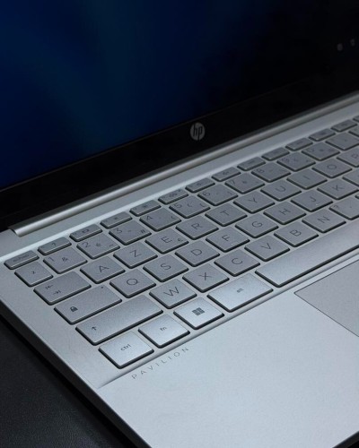 (VENDU)HP PAVILLON 15 i3- 1125G4 11EME 8GB 256GB SSD INTEL UHD GRAPHICS  ECRAN 14 POUCE  FULL HD