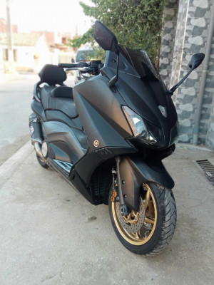 motos-scooters-tmax-blackmax-yamaha-2013-blida-algerie