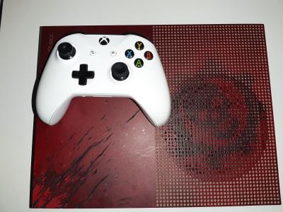 Stand rouge manette Xbox One Gears of War 4