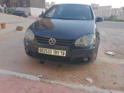 average-sedan-volkswagen-golf-5-2005-bab-el-oued-algiers-algeria