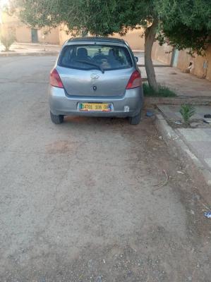 سيارة-صغيرة-toyota-yaris-2008-بشار-الجزائر