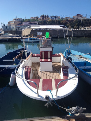 bateaux-rigide-hor-bord-ain-benian-alger-algerie