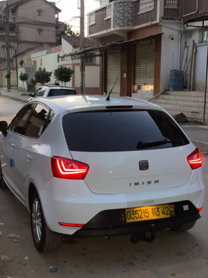 voitures-seat-ibiza-2013-fully-menaceur-tipaza-algerie