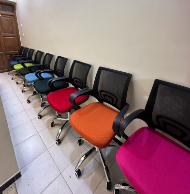 Chaise OPERATEUR en plusieurs couleurs pour bureaux 