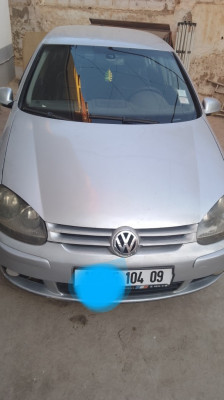 average-sedan-volkswagen-golf-5-2004-ouled-yaich-blida-algeria