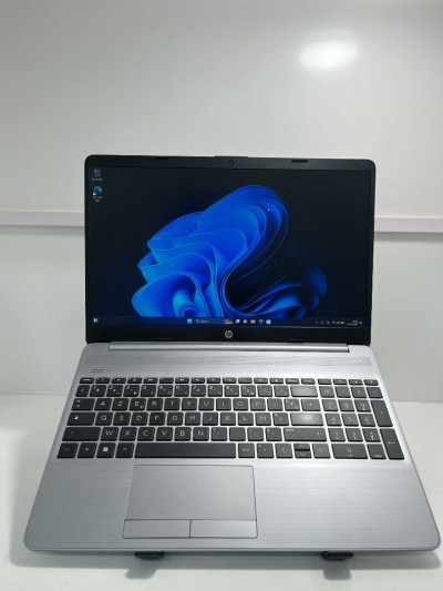 HP 255 RYZEN 5 5625U 8GB RAM 512 SSD NVME ECRAN 15.6 FHD