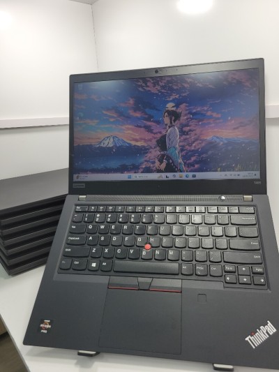 LENOVO THINKPAD T495 | AMD RYZEN 7 3700U 16GB RAM | VEGA 10 2GB | 256GB SSD