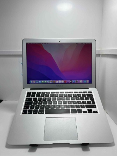 MAC BOOK AIR 2015  13" INTEL CORE I5 DOUBLE COEUR 8GB RAM  128SSD GPU:INTEL HD GRAPHICS 6000