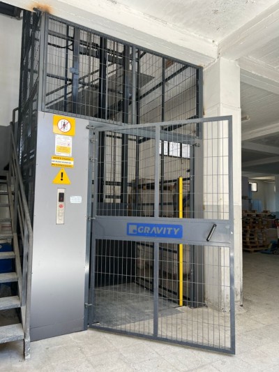 Monte-charge Industriel Hydraulique 1500 kg Sur Mesure avec GRAVITY Algérie 