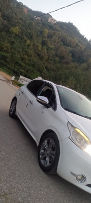 voitures-peugeot-208-2015-allure-tizi-ouzou-algerie