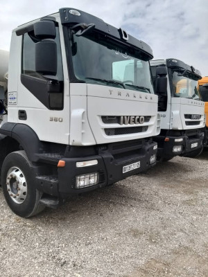 CAMION IVECO TRAKKER 380 MALAXEUR 2011