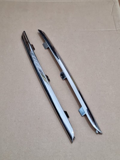 Baguette chromée pour calandre d'origine clio4