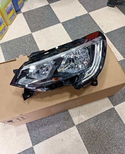 Optique d'origine Renault Taliant côté gauche 