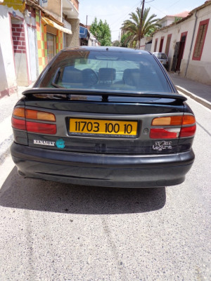 berline-renault-laguna-2-2000-gpl-bouira-algerie