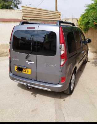 voitures-renault-kangoo-2021-chlef-algerie