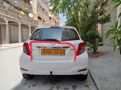 سيارة-صغيرة-toyota-yaris-2012-شلغوم-العيد-ميلة-الجزائر