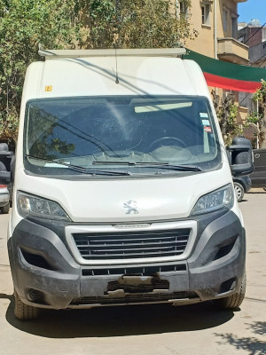 transport-chauffeurs-chauffeur-avec-fourgon-kouba-alger-algerie
