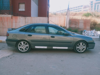 berline-renault-laguna-1-2000-guelma-algerie