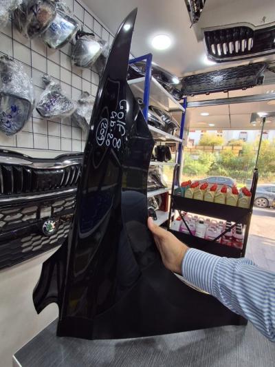 Aile volkswagen Golf 8  couleur d'origine noir