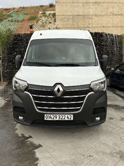 fourgon-renault-master-2022-chiffa-blida-algerie