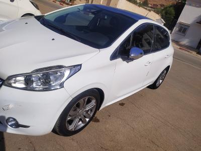 citadine-peugeot-208-2015-allure-maghnia-tlemcen-algerie