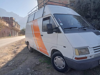 fourgon-renault-trafic-2000-telerghma-mila-algerie