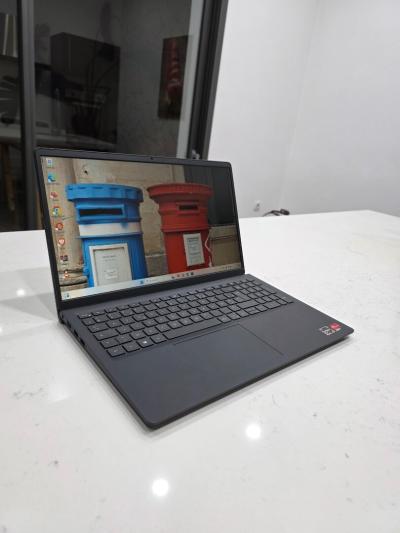 Dell vostro Ryzen 5 series 3000 15.6"p
