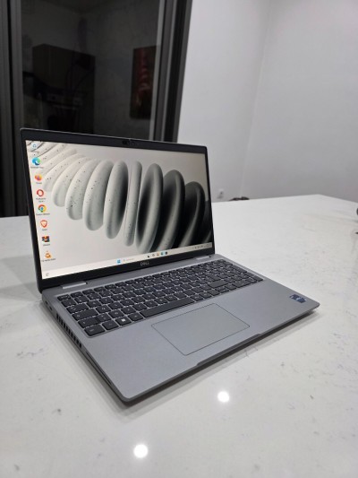 Dell precision WorkStation i5 13th gen 15.6"pouces