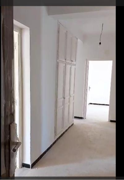 شقة-كراء-5-غرف-جيجل-الجزائر