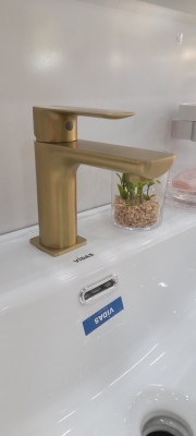 meubles-salle-de-bain-robinet-mitigeur-dore-lavabo-birkhadem-alger-algerie