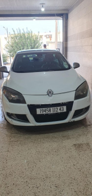 moyenne-berline-renault-megane-3-2012-mila-algerie