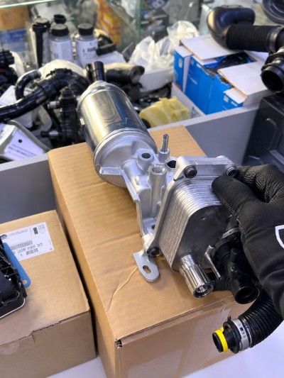 المحرك-و-علبة-السرعة-refroidisseur-dhuile-moteur-avec-support-filtre-echangeur-eauhuile-peugeot-expert-4-3008-ds-7-fiat-scudo-bluehdi-100-origine-neuf-عين-مليلة-أم-البواقي-الجزائر