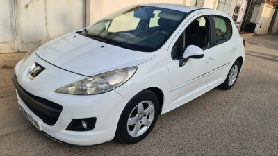 voitures-peugeot-207-plus-2013-algerie