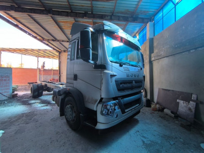 camion-howo-16tn-sinotruck-2024-constantine-algerie