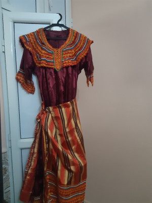 ملابس-تقليدية-robe-kabyle-portee-une-seule-fois-باب-الزوار-الجزائر
